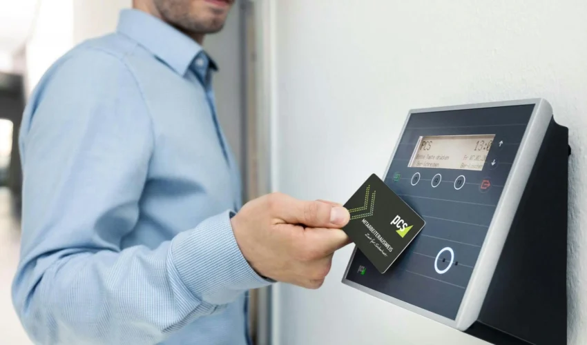 reloj biométrico para control de asistencia